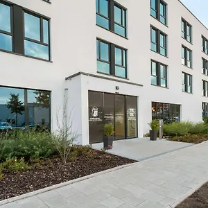 Super 8 By Wyndham North Munique