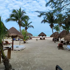 https://xaloc-resort.quintano-roohotels.com